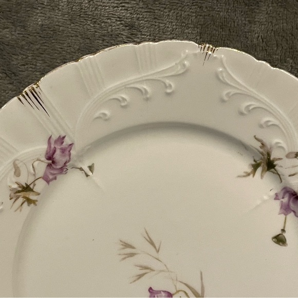BRC fine china Chantilly pattern.  Beautiful plate.  Perfect for hanging. - Picture 3 of 9